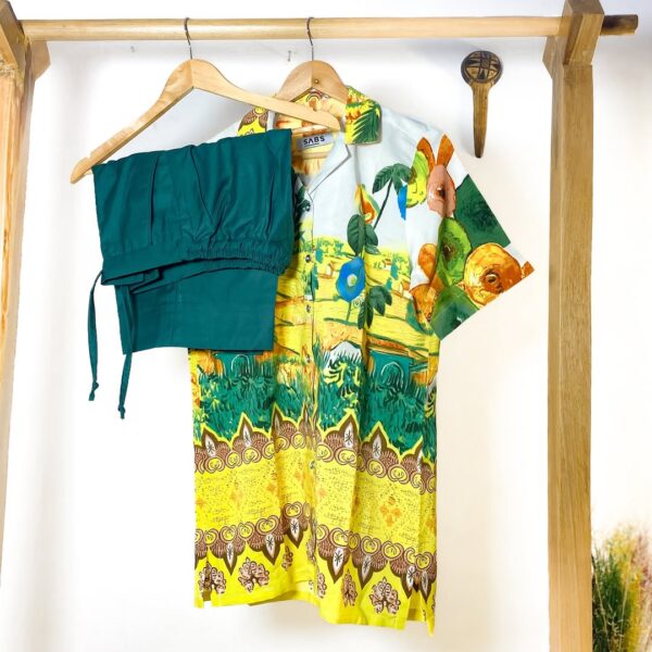 Stand out with our Vintage set for HerAvailable for #25,000DM to order Gray Shoes